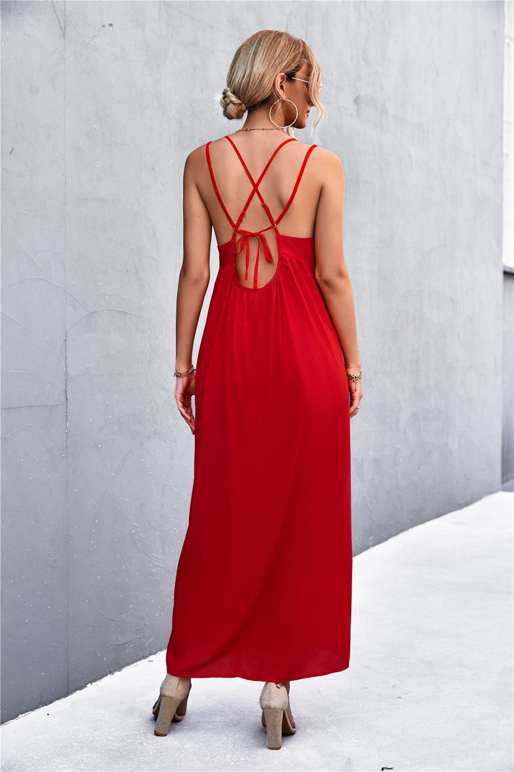 Elegant Strappy Maxi Dress - MINOOO's