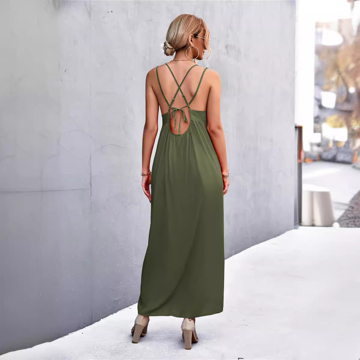 Elegant Strappy Maxi Dress - MINOOO's